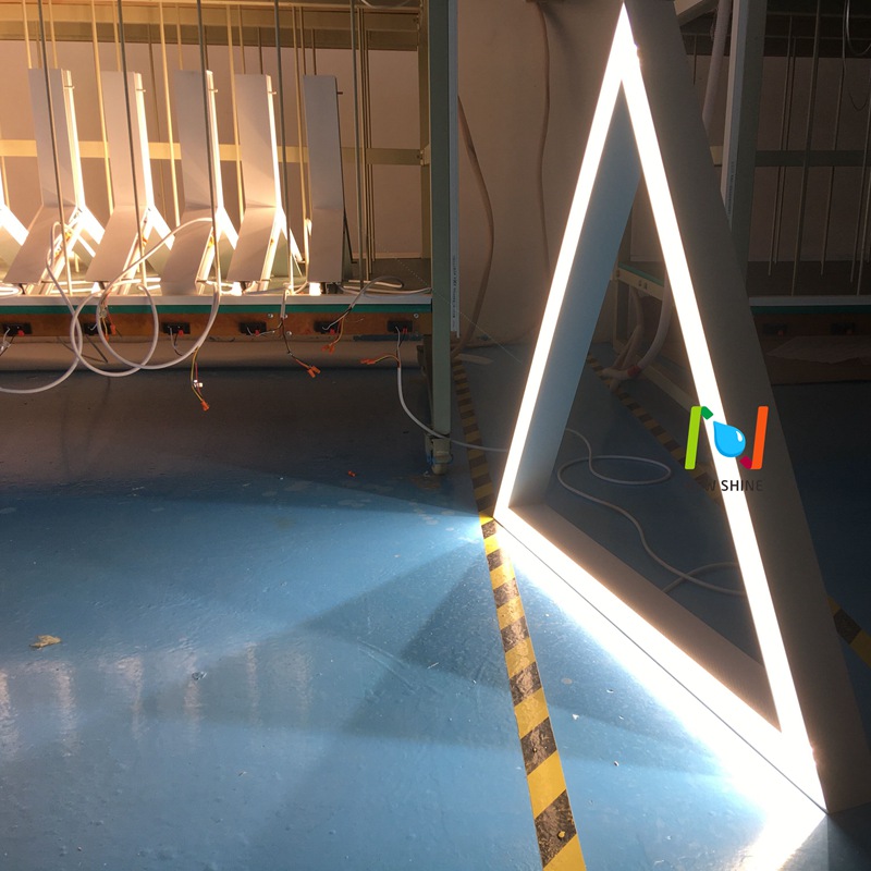 三角形LED框架灯明装照明 LL0188M-25W
